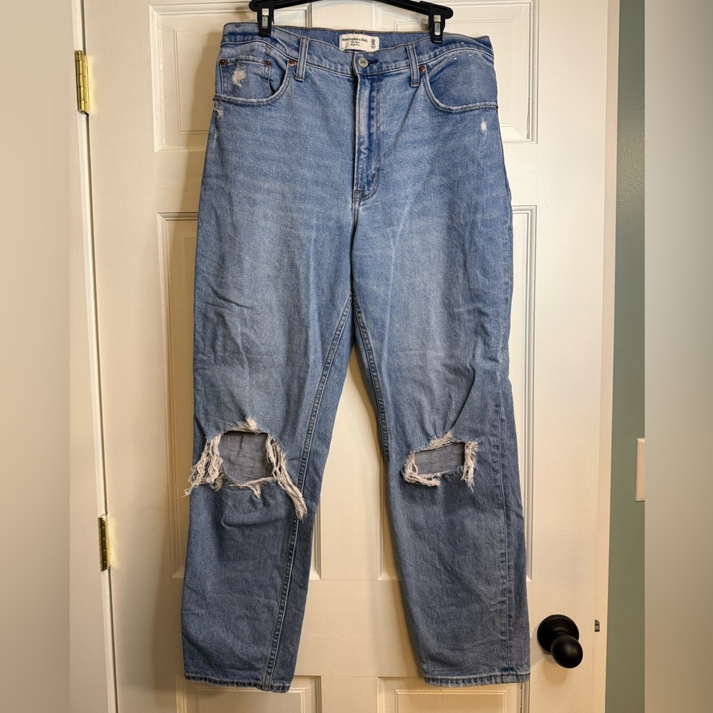 Abercrombie & Fitch The Mom High-Rise Jean - Picture 1 of 3